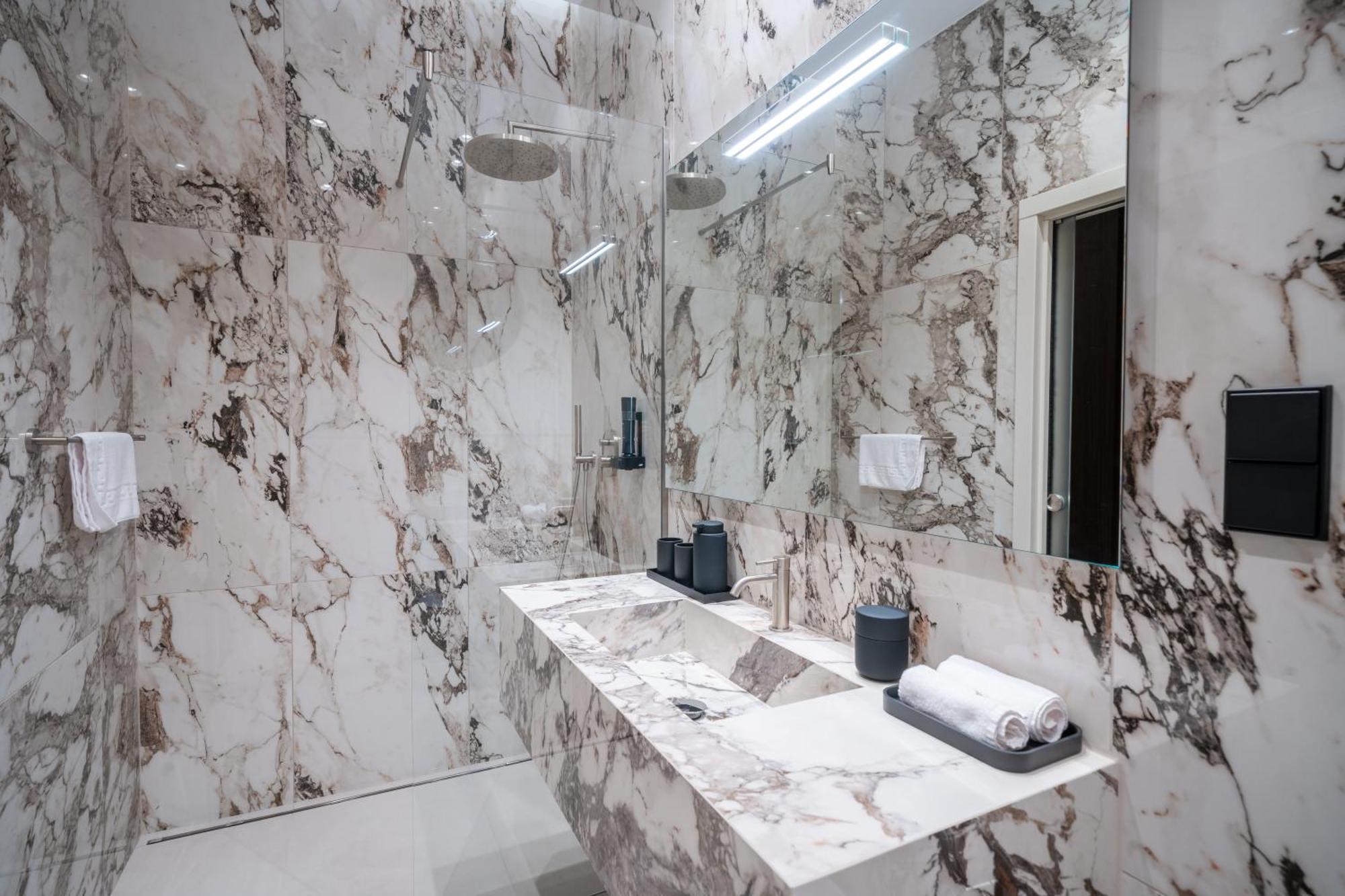 Damas Suites Budapest Bagian luar foto
