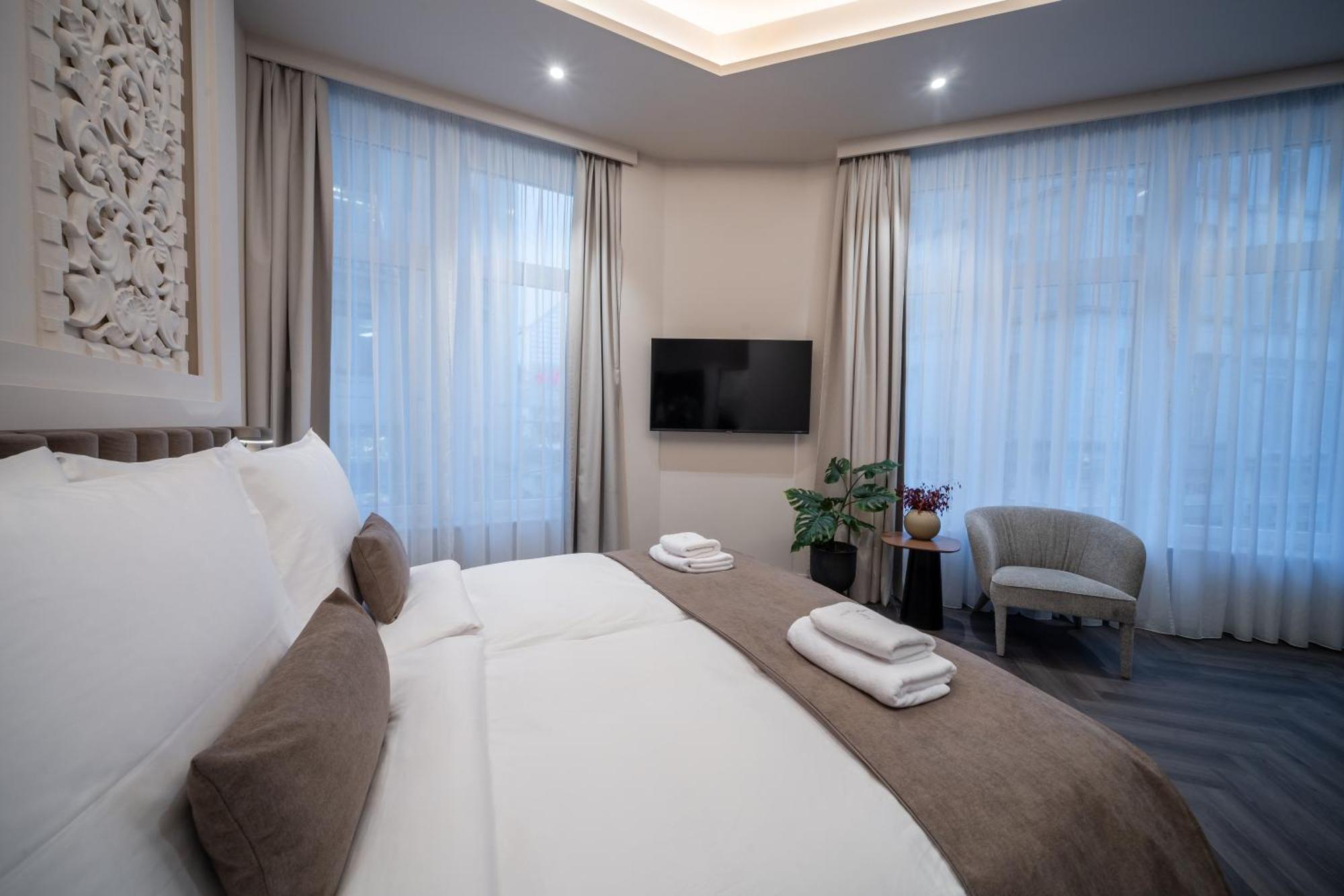 Damas Suites Budapest Bagian luar foto